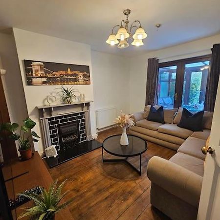 Quiet Family Home Tettenhall Extérieur photo