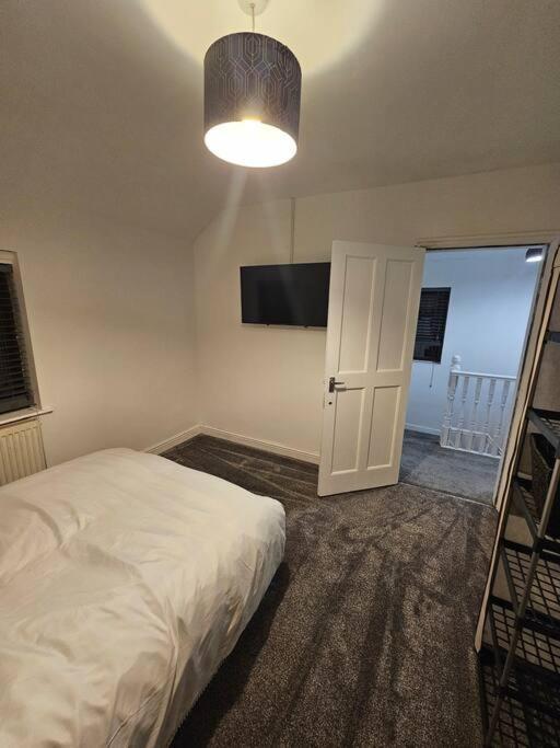 Quiet Family Home Tettenhall Extérieur photo