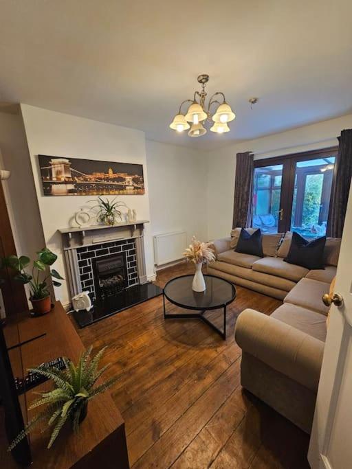 Quiet Family Home Tettenhall Extérieur photo